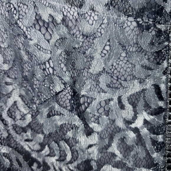 White House Black Market Metallic Lace Bell-Sleeve Shift Dress size 2 - Picture 11 of 12